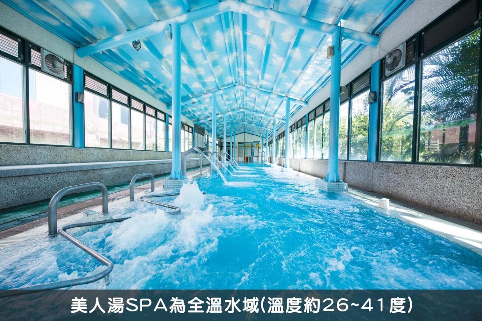 Formosan Naruwan Hotel Taitung Bagian luar foto A hot spring in Japan