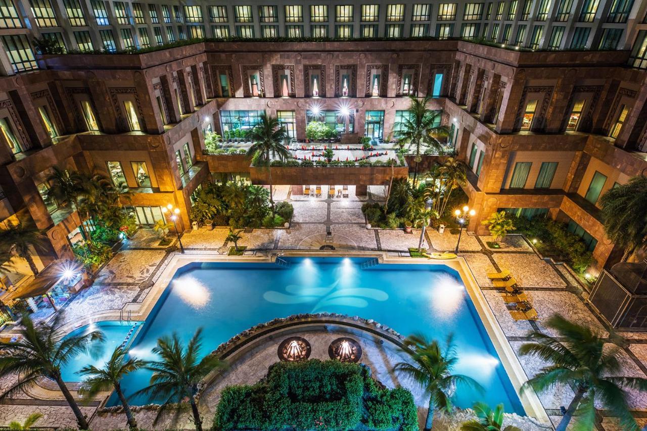 Formosan Naruwan Hotel Taitung Bagian luar foto The pool at the hotel